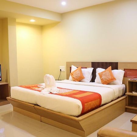 Hotel Rainbow Suites Cananor Exterior foto