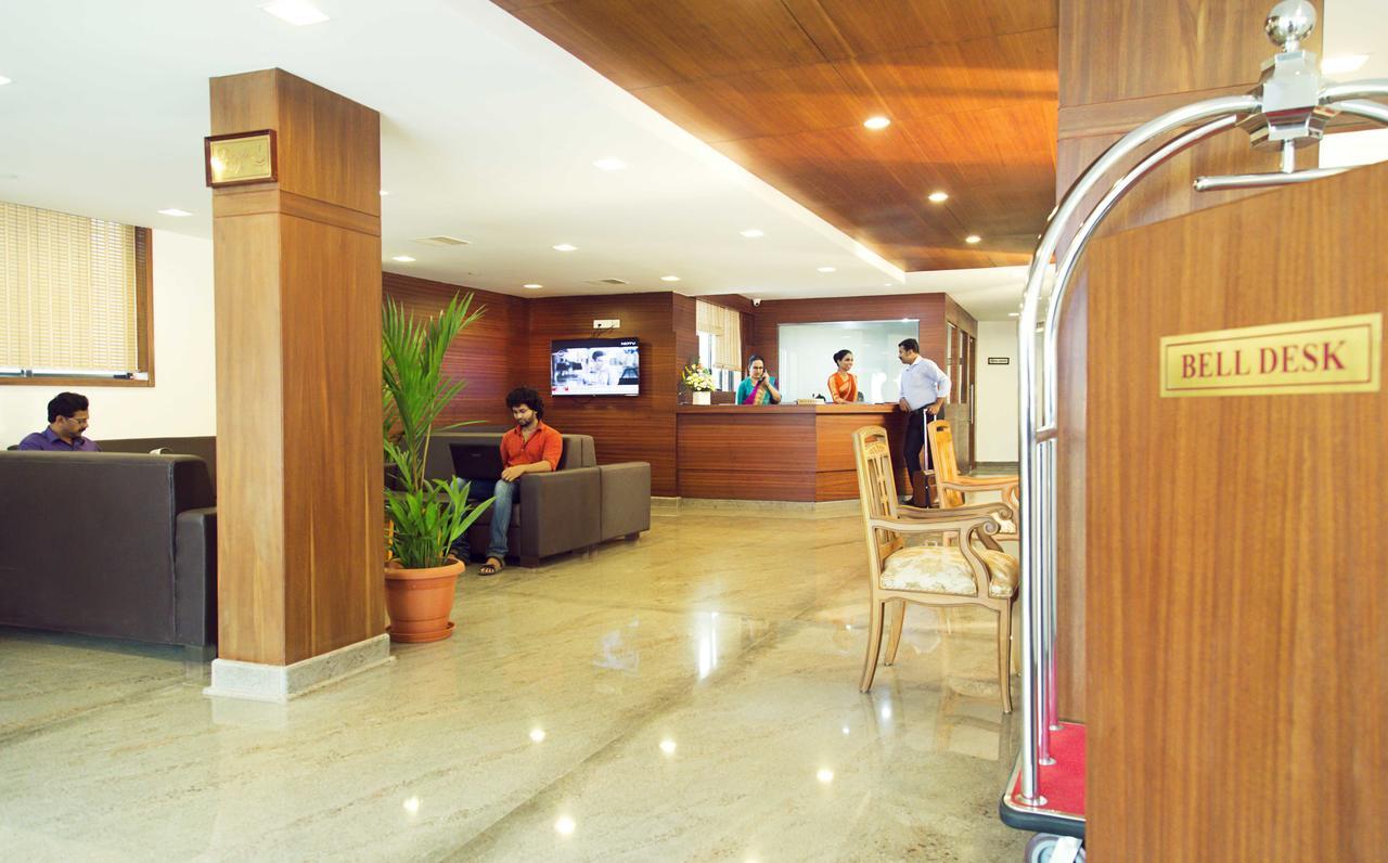 Hotel Rainbow Suites Cananor Exterior foto
